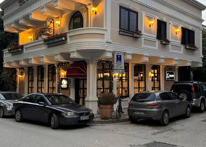 Koja Boutique * 地拉那